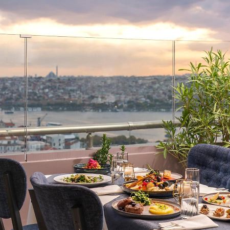 Hotel Rixos Pera Estambul Exterior foto The view from the restaurant