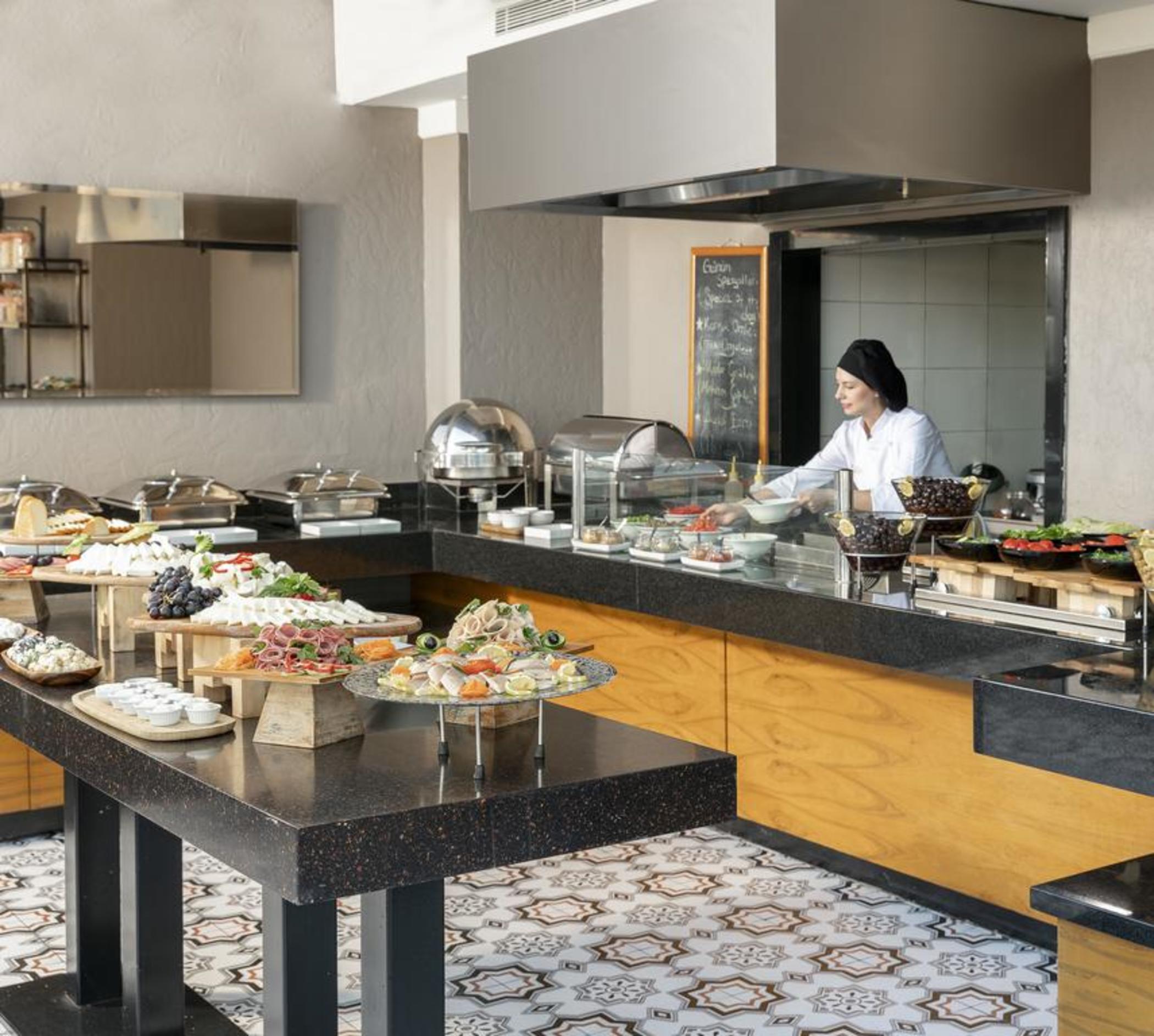 Hotel Rixos Pera Estambul Exterior foto A buffet at a hotel