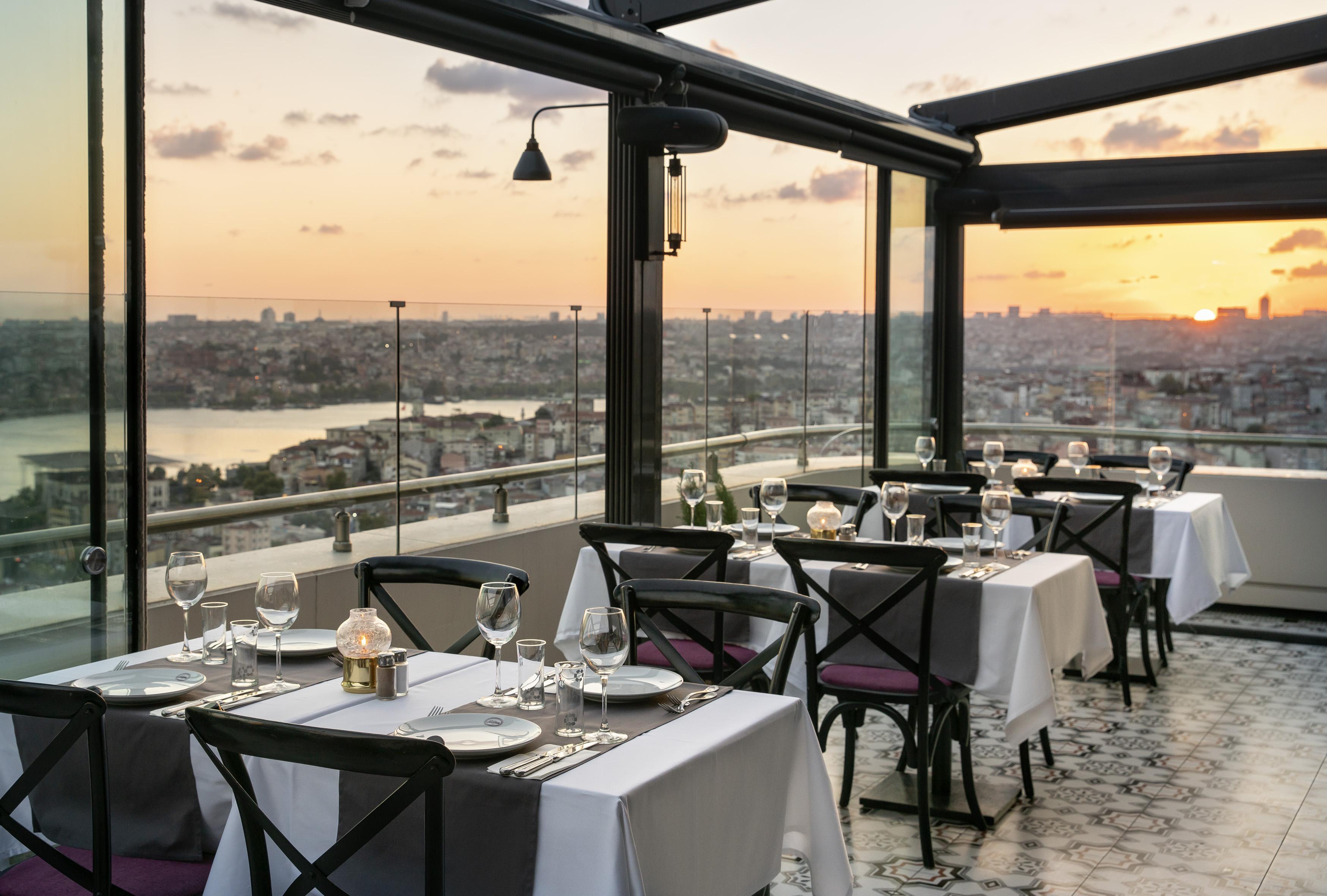 Hotel Rixos Pera Estambul Exterior foto The Sky Bar