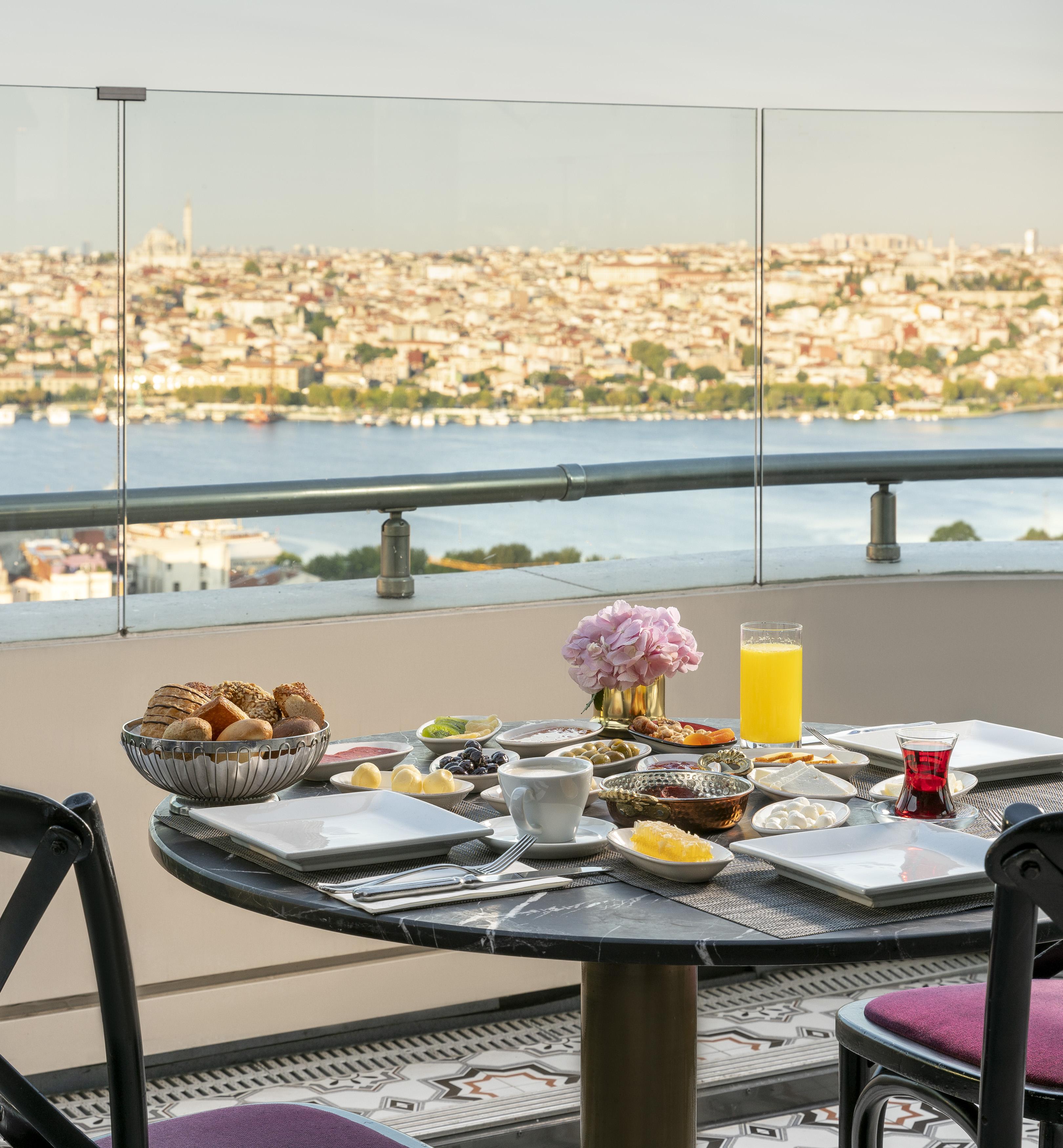 Hotel Rixos Pera Estambul Exterior foto Breakfast at the Four Seasons Hotel, Athens