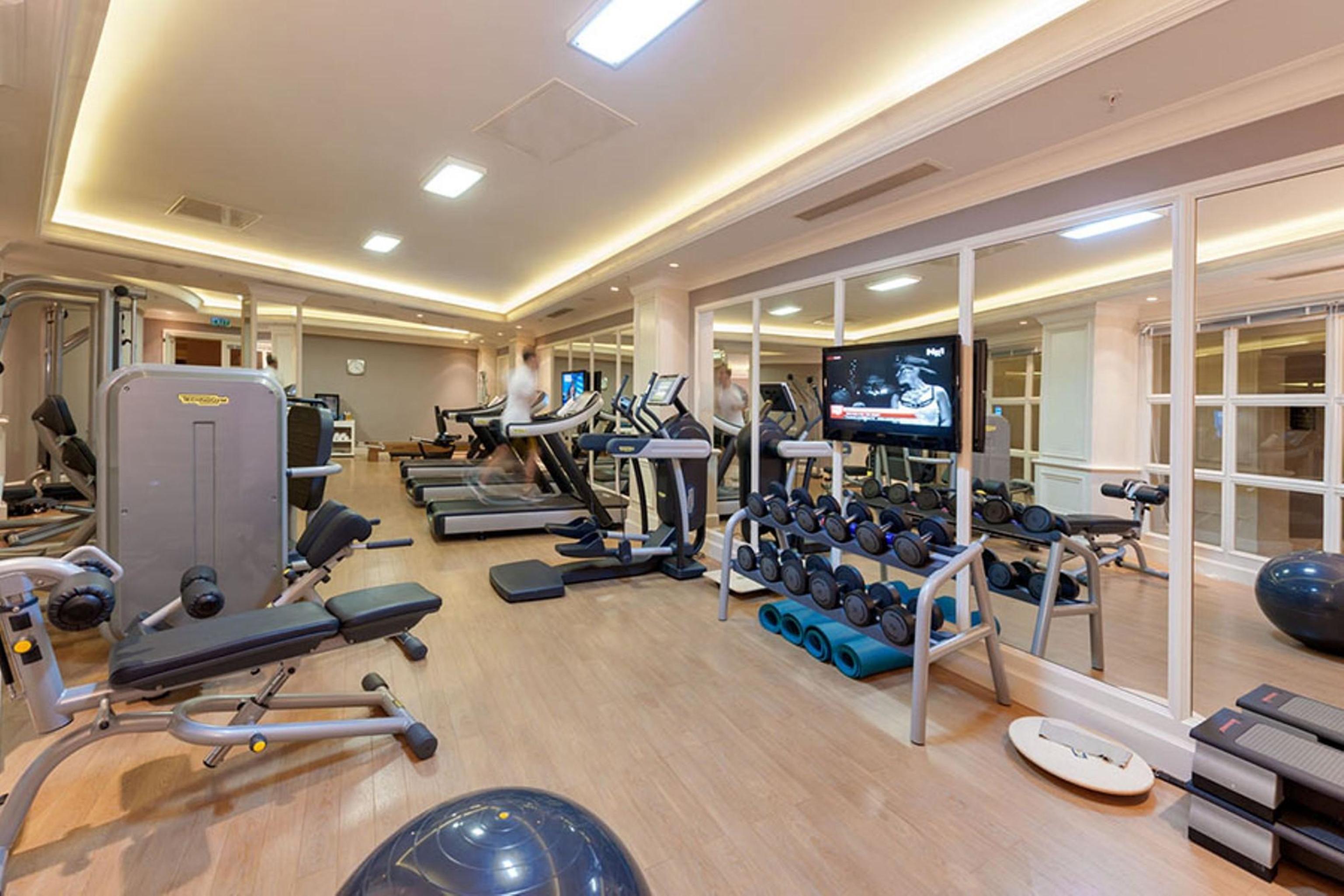 Hotel Rixos Pera Estambul Exterior foto The gym at the hotel