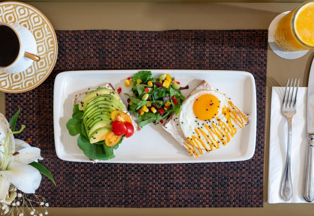 Hotel Rixos Pera Estambul Exterior foto Avocado salad